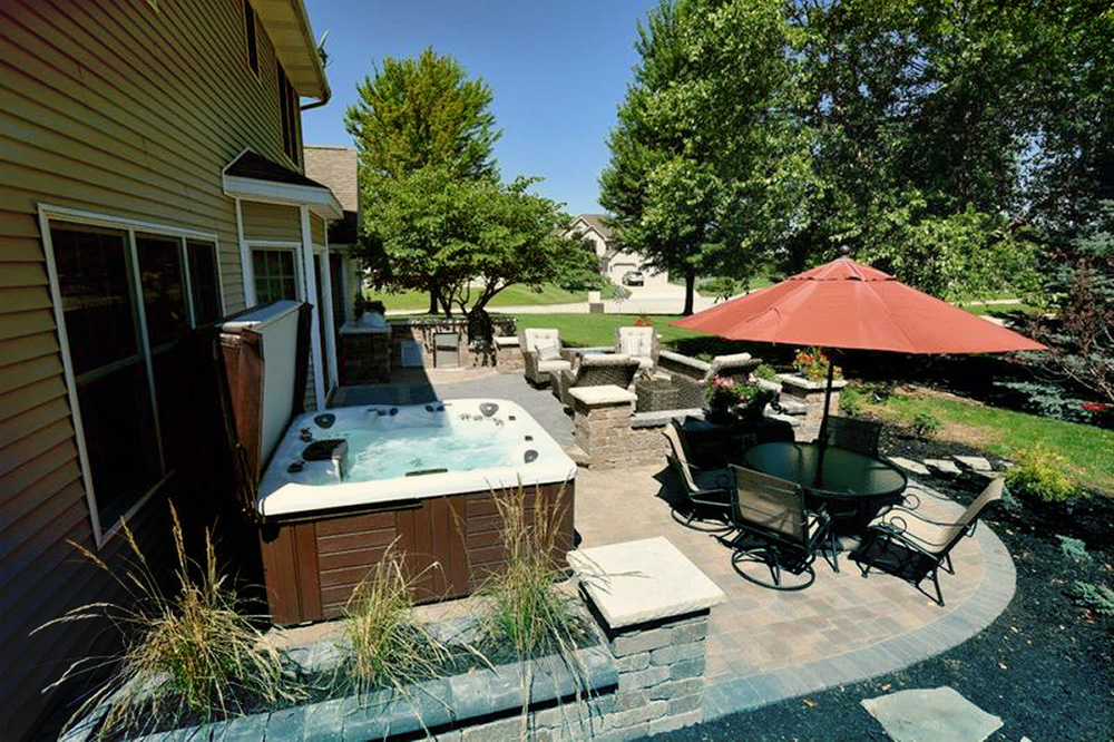 four person hot tub