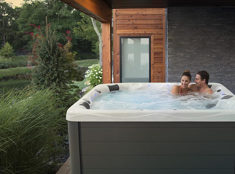 outdoor hot tub