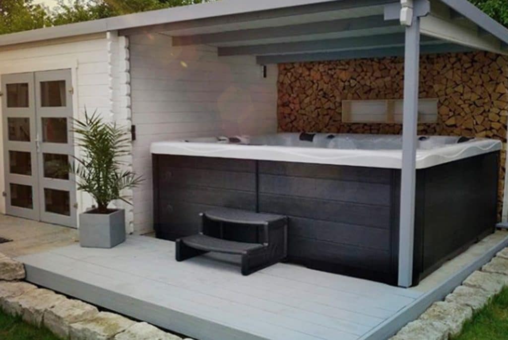 Budget-Friendly Backyard Ideas for Hot Tub Owners - Master Spas Blog