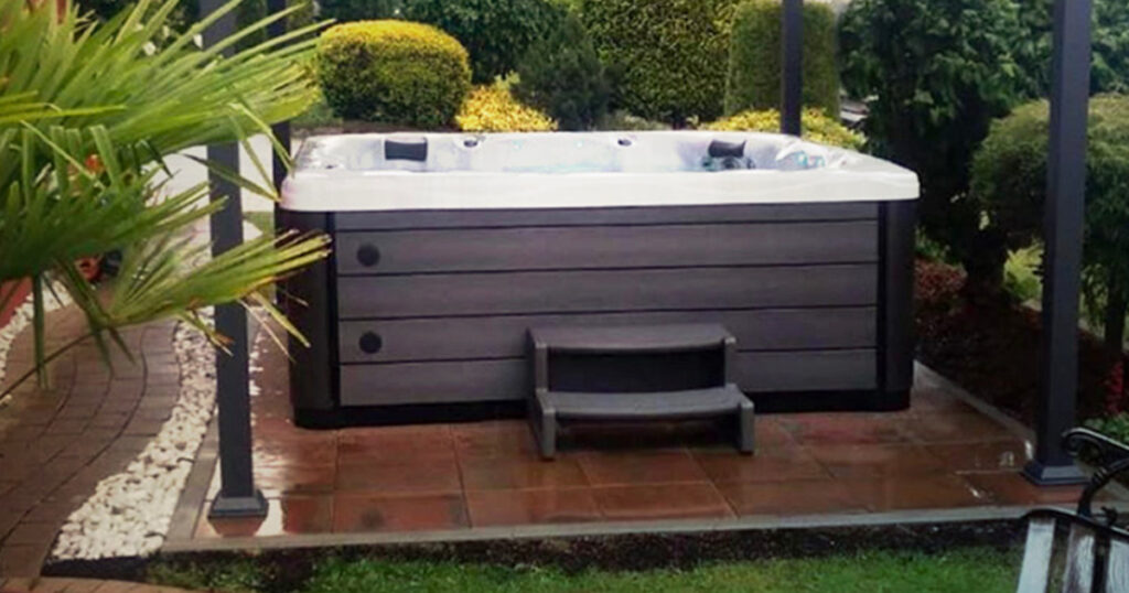 small backyard hot tub