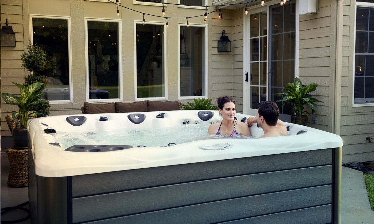 Chlorine or bromine? Choosing the best hot tub sanitizer Master Spas Blog