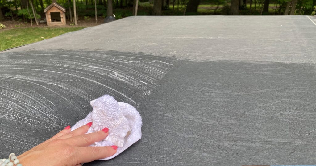 clean hot tub cover