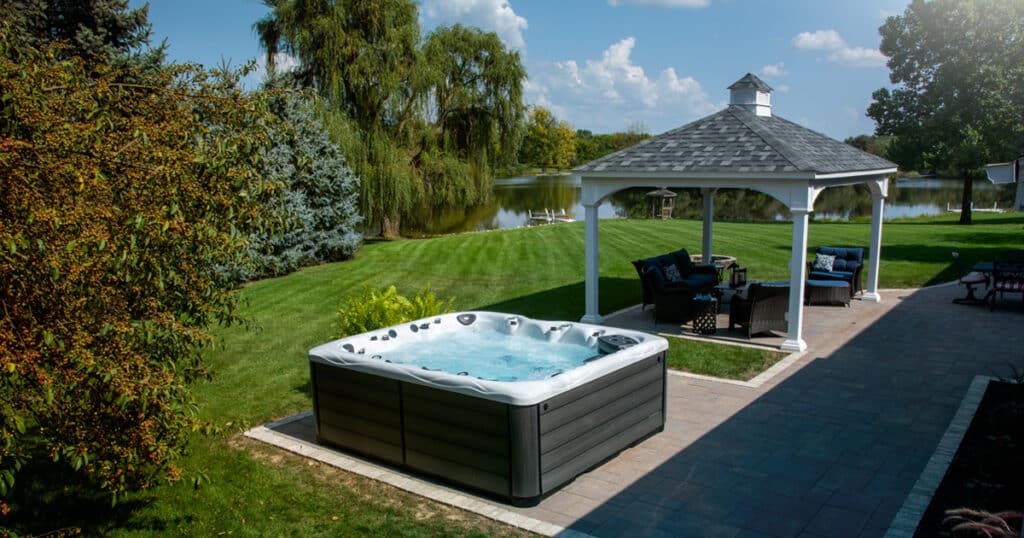 how to buy a hot tub