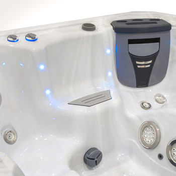 Image of the nonslip comfort mat in a MasterSpa hot tub