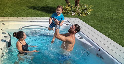 Master Spas releases a new video featuring the phelps family in an underwater adventure